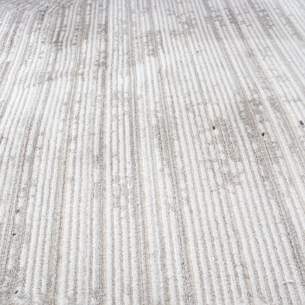 Alfombra Moderna con Diseño, Gruesa, Pelo con Relieve, Color Gris. Colección Kilyos