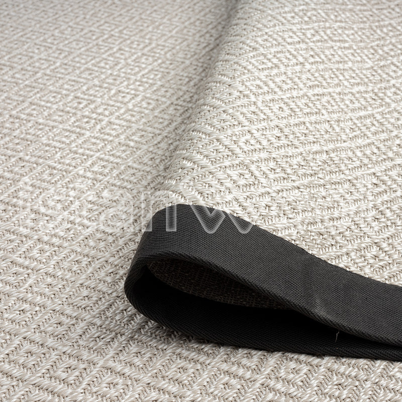 Alfombra Moderna Sisalo, Color Beige Con Borde Negro. Colección Pera Sisalo.