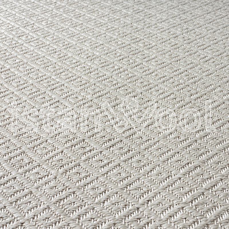 Alfombra Moderna Sisalo, Color Beige Con Borde Negro. Colección Pera Sisalo.