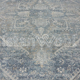 Alfombra Moderna Estilo Antiguo, Gruesa, Pelo Corto, Gris y Azul.  Colección Riva.