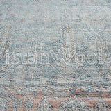 Alfombra Moderna Estilo Antiguo, Gruesa, Pelo con Relieve, Color Azul y Naranja. Colección Riva.