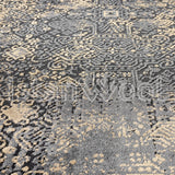 Alfombra Moderna Estilo Antiguo, Gruesa, Pelo con Relieve, Color Negro con Dorado. Colección Ortakoy