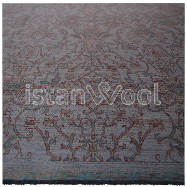 Alfombra Grande Moderna Estilo Antiguo, Pelo Corto. Color Gris con Celeste y Rojo. Colección Sirkeci