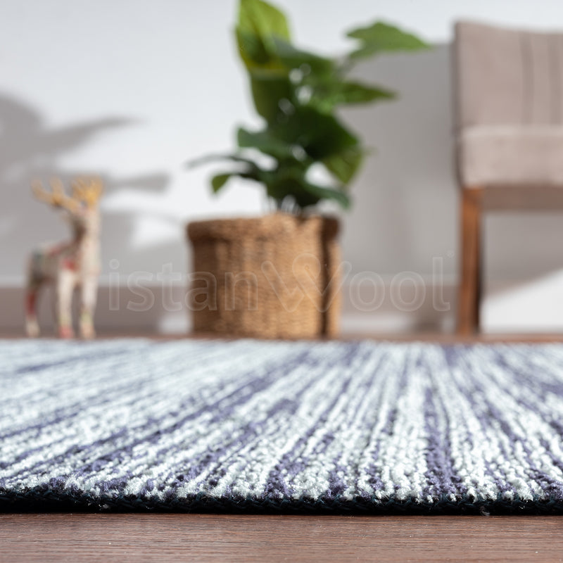 Alfombra Moderna Lisa, Gruesa, Pelo Corto, Color Celeste con Negro. Colección Riva.
